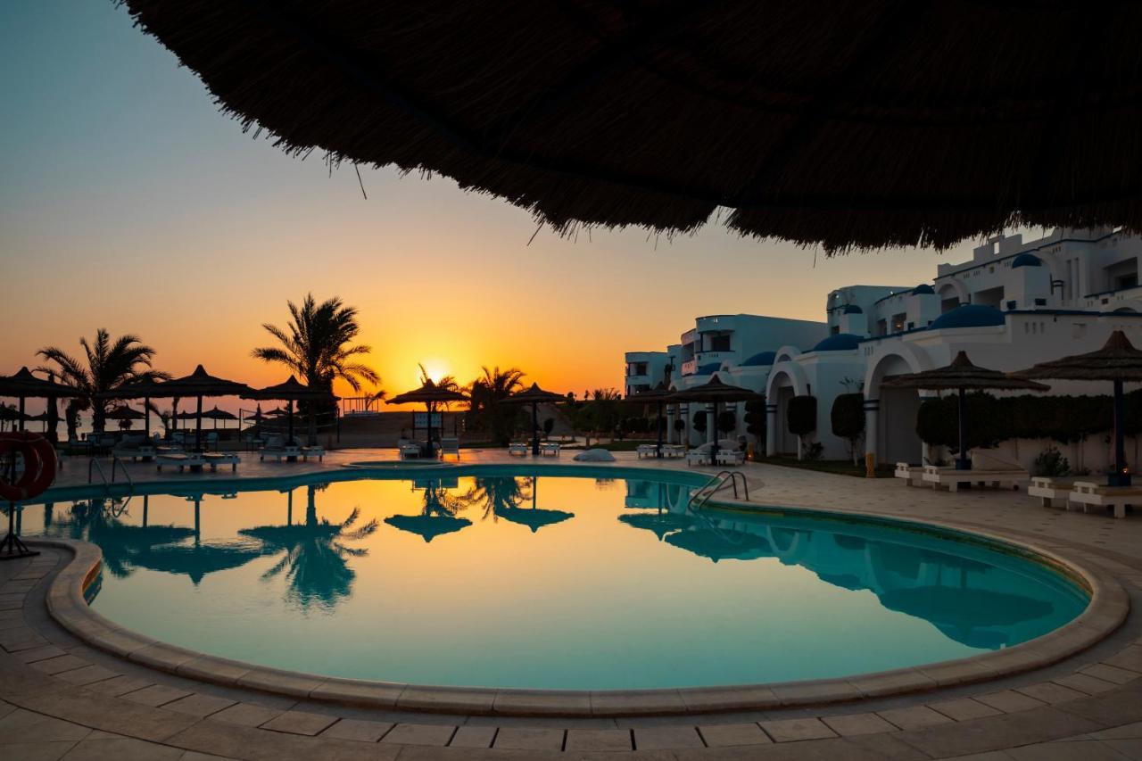 Coral Sun Beach (Adults Only) Safaga Exterior photo